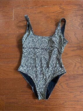 Everlane Black Floral One-Piece Swimsuit size M